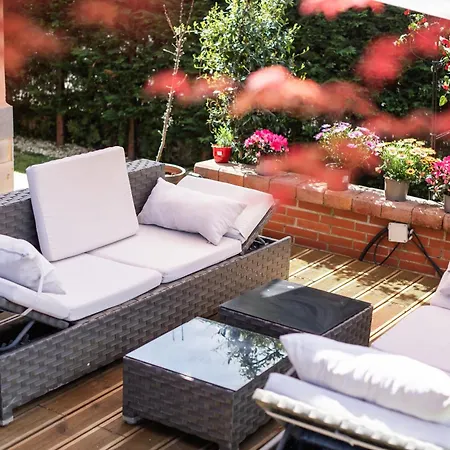 La Marquesa De Llanes