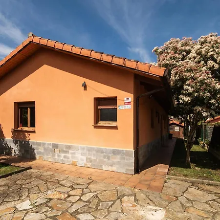 La Marquesa De * Llanes